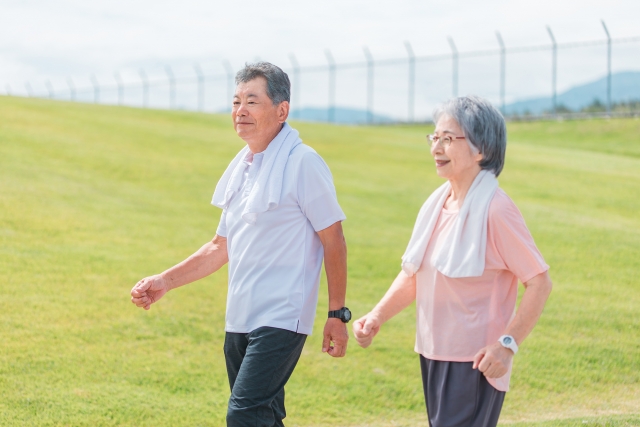 【世界が驚いた】日本式ウォーキングがシニアの健康を変える！