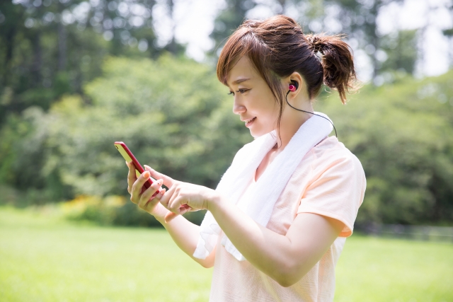 テレビを消してラジオを聴いてみませんか?今radikoが人気の理由